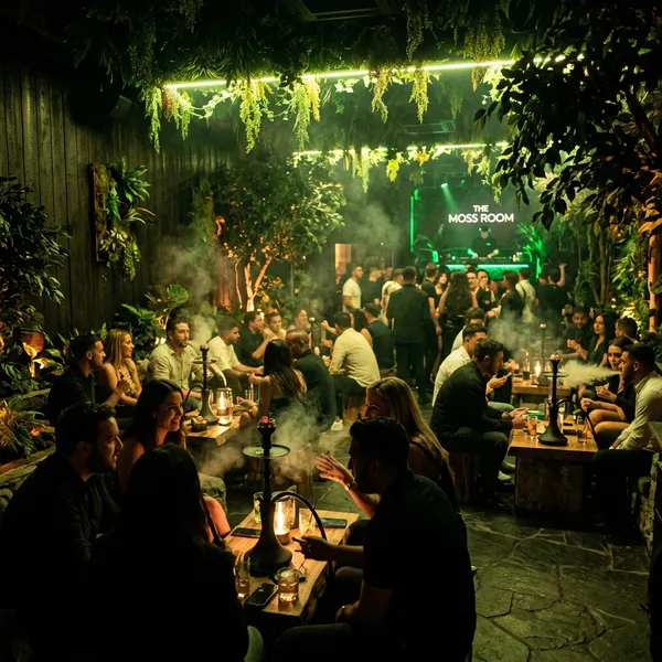 Servicio de shishas (cachimbas) premium en terraza de restaurante de alta gama — BOSK B2B